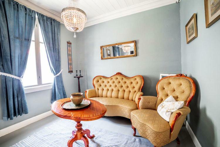 Laerdalsoren Motor Guesthouse Lærdalsøyri Buitenkant foto