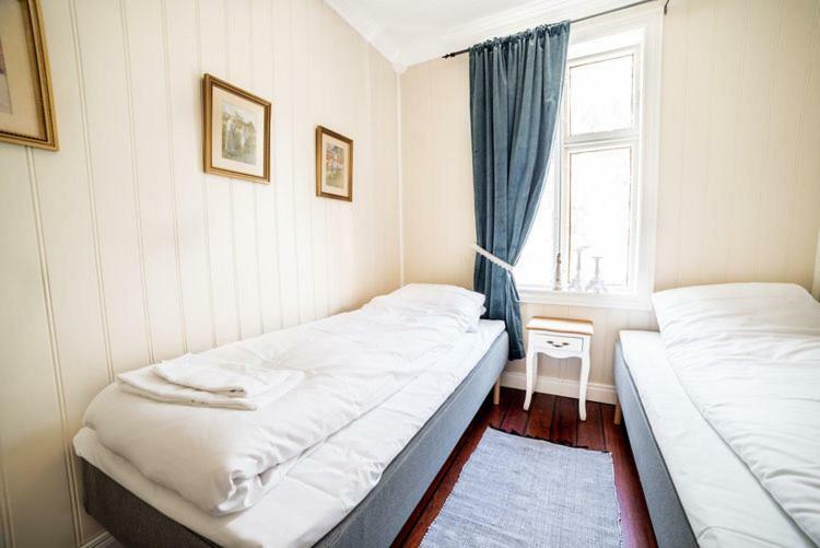 Laerdalsoren Motor Guesthouse Lærdalsøyri Buitenkant foto