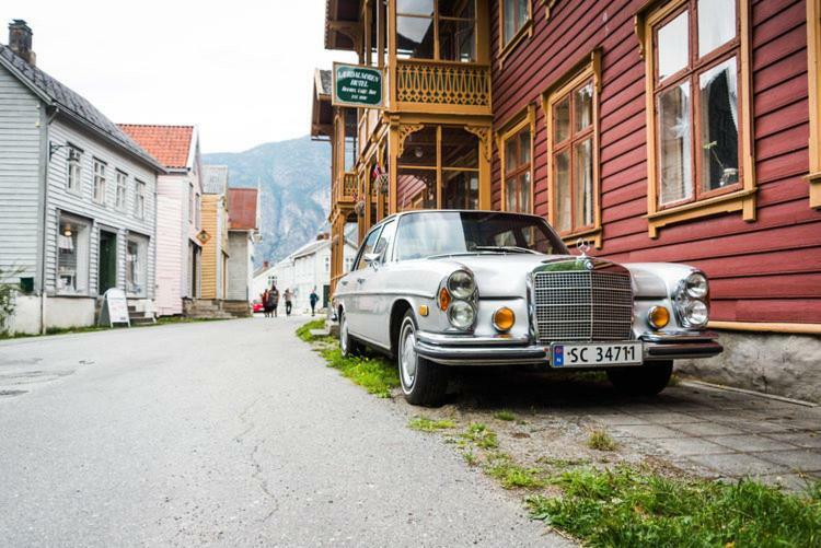 Laerdalsoren Motor Guesthouse Lærdalsøyri Buitenkant foto