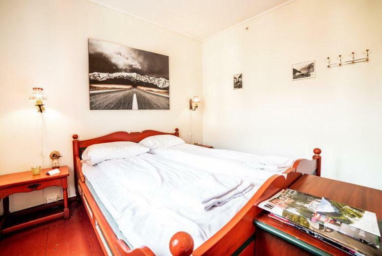 Laerdalsoren Motor Guesthouse Lærdalsøyri Buitenkant foto